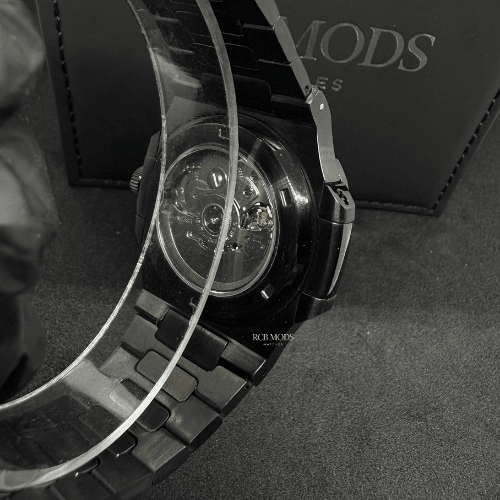 Nautilus Openheart Black Silver