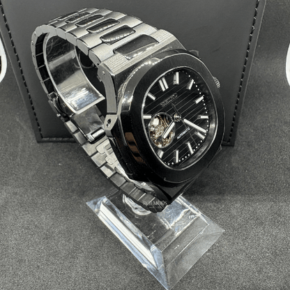 Nautilus Openheart Black Silver