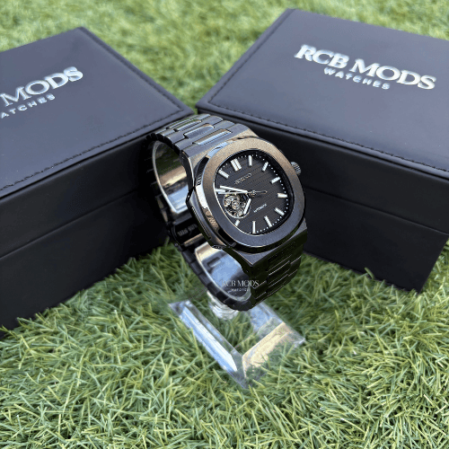 Nautilus Openheart Black Silver